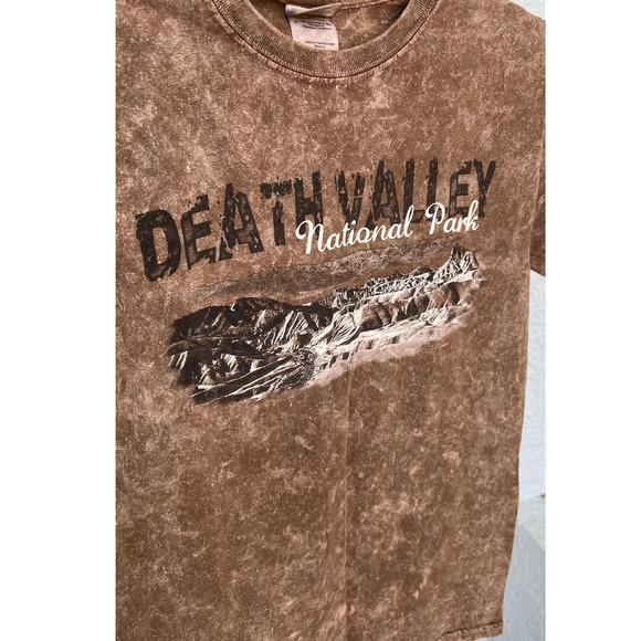Gildan Women's T-Shirt - Death Valley National Park - Washed Bronze - Size S - Picture 3 of 9